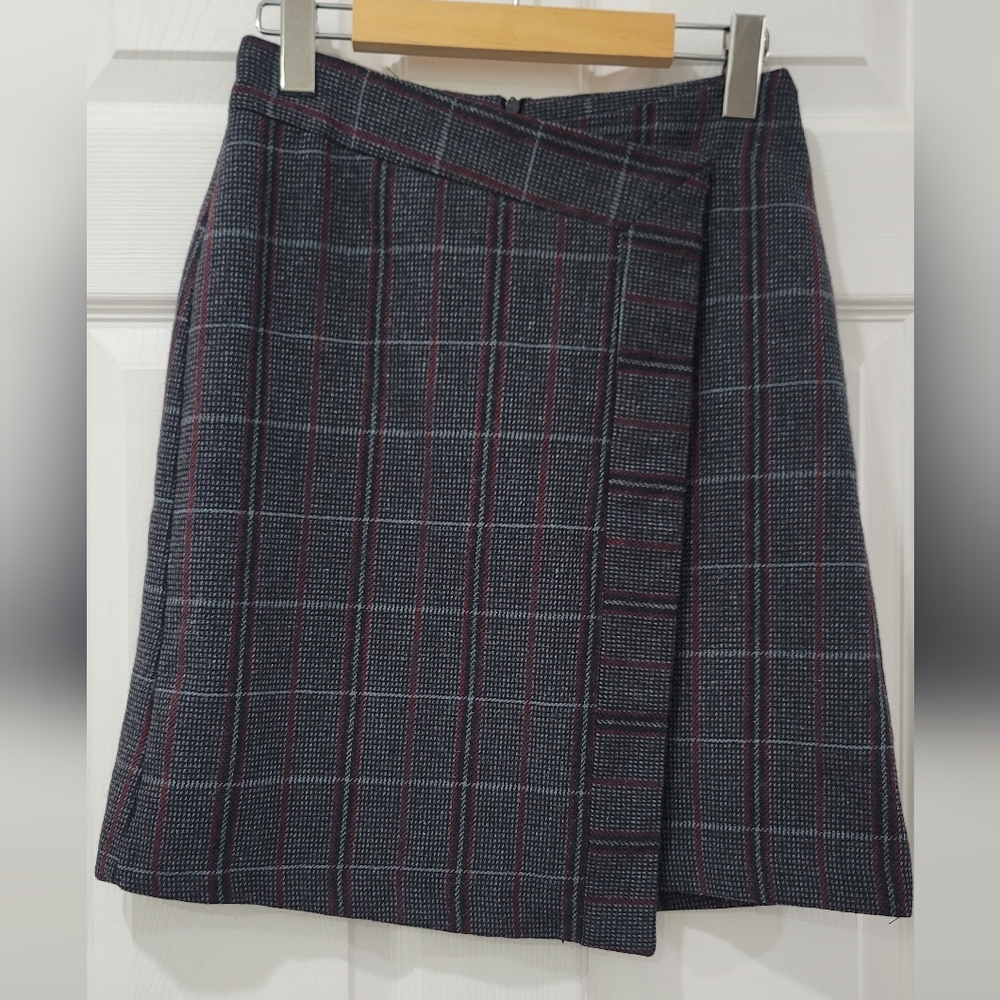 Plaid A-Line Skirt - Black and Red